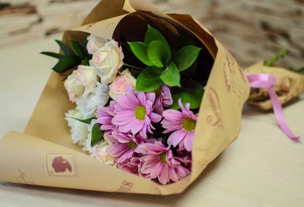 Букет улыбка в Аксубаево Букет цветов из: Розы и Хризантемы в Аксубаево