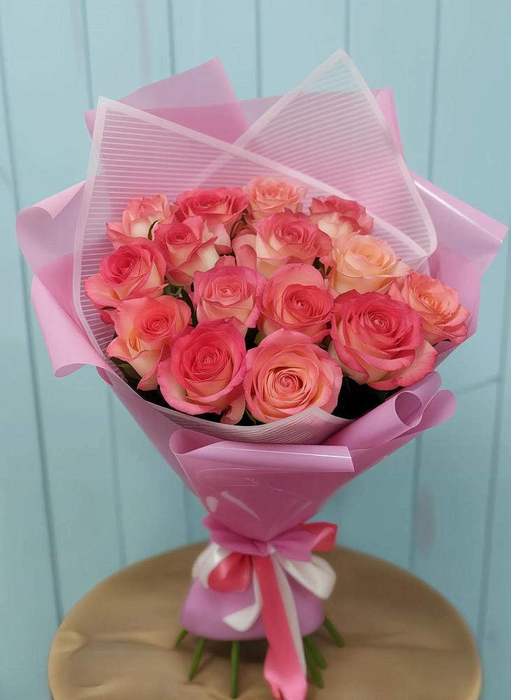 Букет 15 Розовых роз Равель в Аксубаево