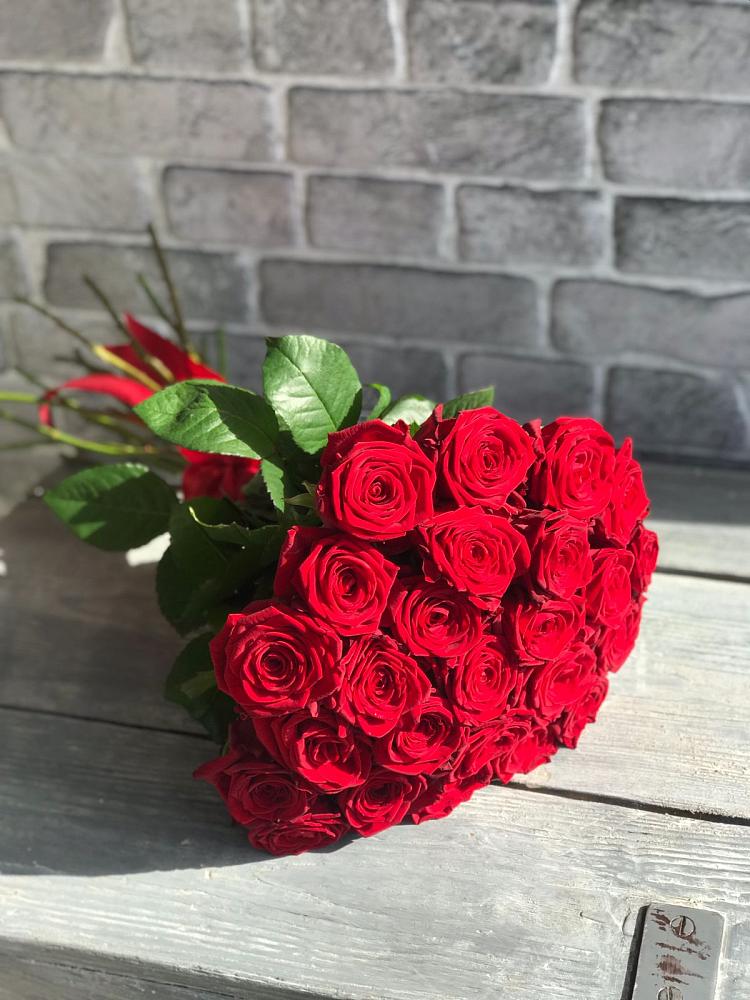 Букет Красные розы Фридом в Аксубаево