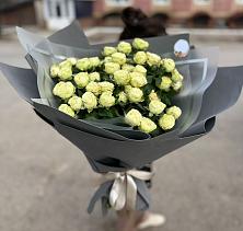 Букет Белые кустовые розы Солинеро в Аксубаево
