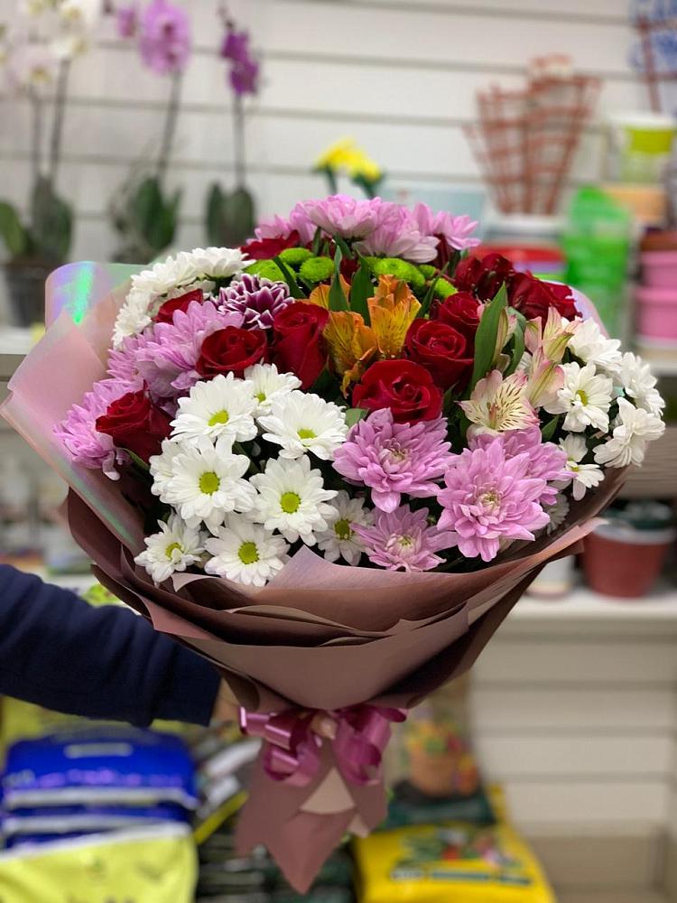 Букет салют цветов в Аксубаево Букет цветов из: Розы, Хризантемы и Альстромерии в Аксубаево